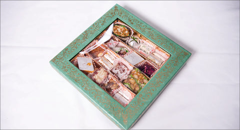 1 LB Assorted Sweet Gift Box