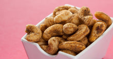 Load image into Gallery viewer, Black Pepper Cashew

