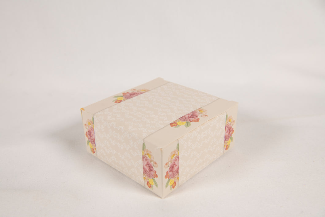 Gift Box (White Flower)