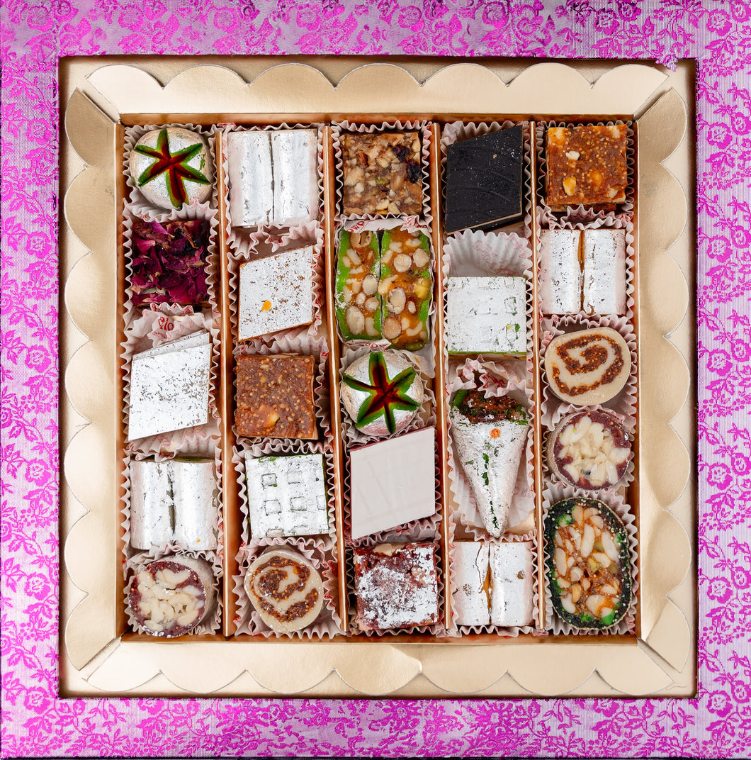 2 LB Assorted Assorted Sweet Gift Box