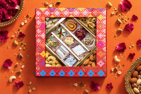 Assorted Sweets & Dry Fruit Gift Box – 1 LB