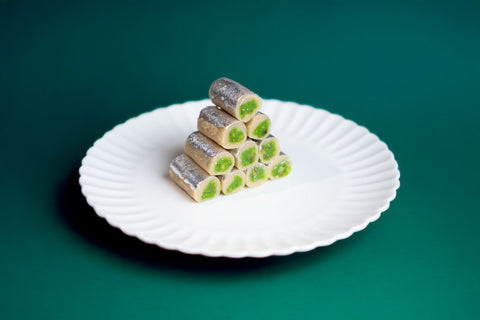 Kaju Pista Roll