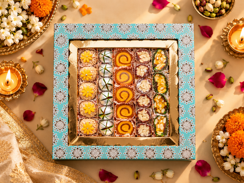 2 LB Assorted Assorted Sweet Gift Box